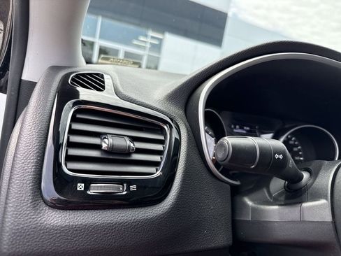 Used 2021 Jeep Compass Latitude w/ Sun and Sound Group FWD image 24