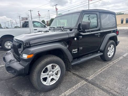 Used 2020 Jeep Wrangler Sport AWD/4WD image 5