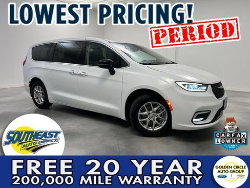 Used 2024 Chrysler Pacifica Touring-L FWD image 1