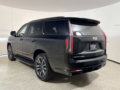 Used 2024 Cadillac Escalade Sport AWD/4WD image 3