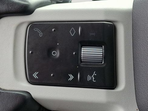 Used 2022 Land Rover Defender 110 S AWD/4WD image 23