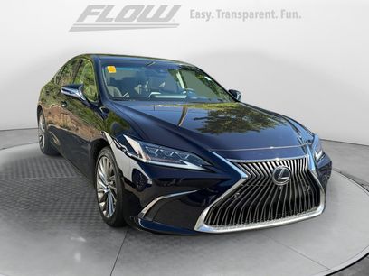 Used 2019 Lexus ES 350 Ultra Luxury w/ Accessory Package 2