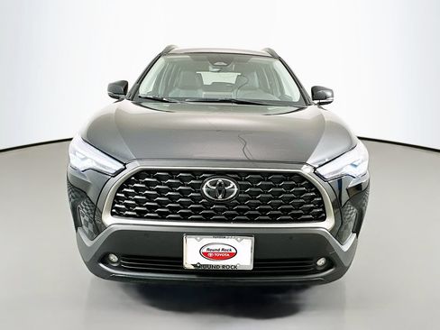 Certified 2025 Toyota Corolla Cross XLE FWD image 2