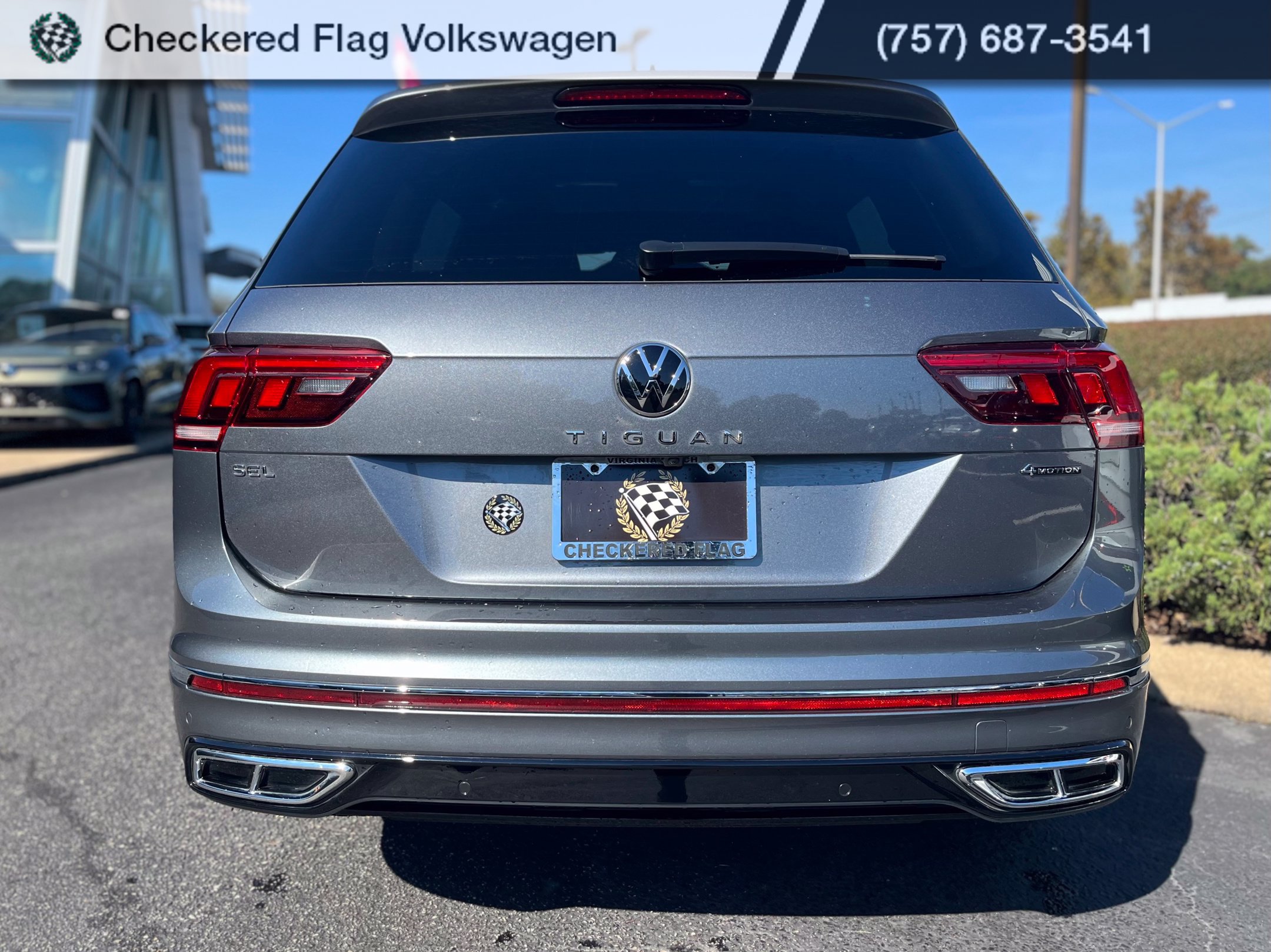 Used 2024 Volkswagen Tiguan SEL R-Line AWD/4WD image 11