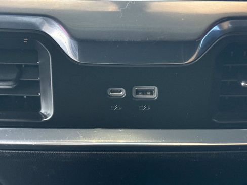 Used 2023 Chevrolet Silverado 1500 LTZ AWD/4WD image 19