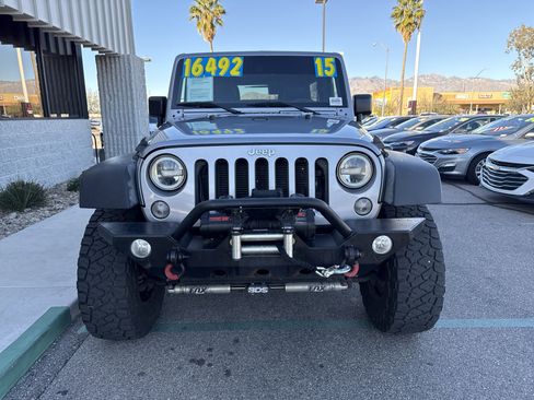 Used 2015 Jeep Wrangler Unlimited Rubicon w/ Connectivity Group image 6