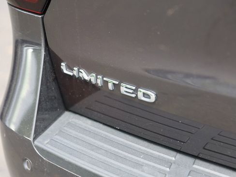 Used 2024 Ford Expedition Limited AWD/4WD image 10