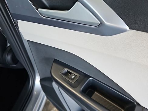 New 2026 Volkswagen Taos SE image 16