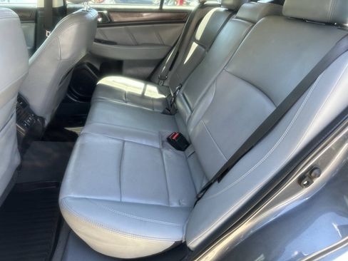 Used 2019 Subaru Outback 2.5i Limited AWD/4WD image 16