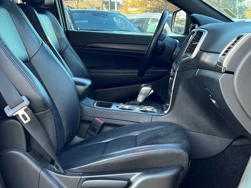 Used 2018 Jeep Grand Cherokee Altitude image 5