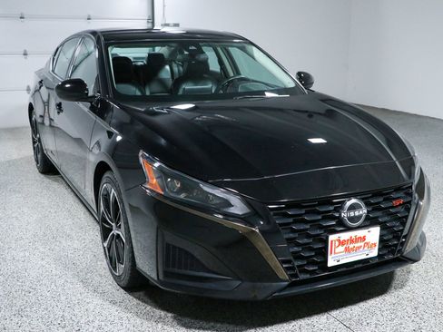 Used 2024 Nissan Altima 2.5 SR FWD image 5