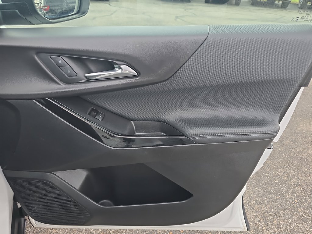 Used 2025 Chevrolet Equinox LT FWD image 18