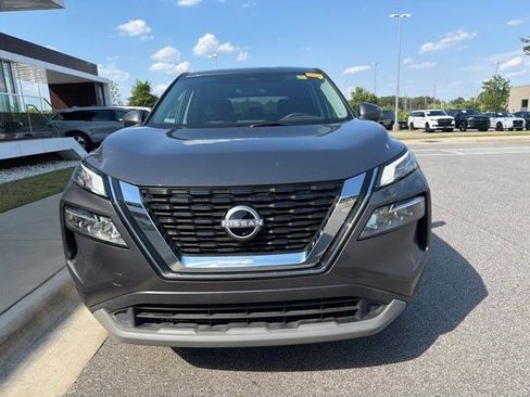 Used 2023 Nissan Rogue SV FWD image 9
