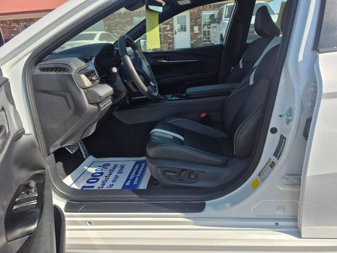 Used 2025 Toyota Camry SE w/ Multimedia Upgrade Package image 10