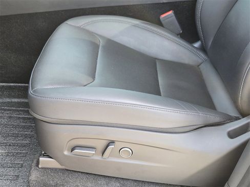 Used 2026 Tesla Model Y Long Range image 26