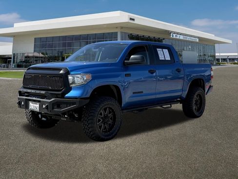 Used 2018 Toyota Tundra SR5 w/ SR5 Upgrade Package RWD image 4