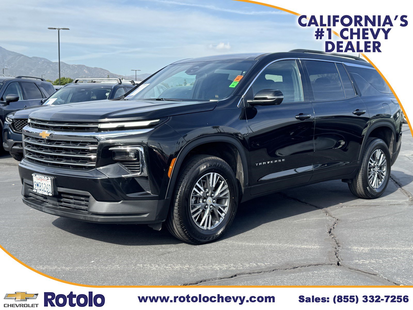 Used 2024 Chevrolet Traverse LT FWD image 3
