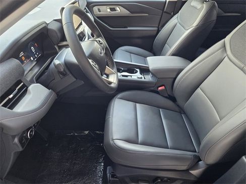 New 2025 Ford Explorer Active w/ Active Comfort Package image 10