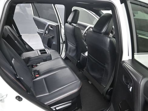 Used 2018 Toyota RAV4 SE AWD/4WD image 31
