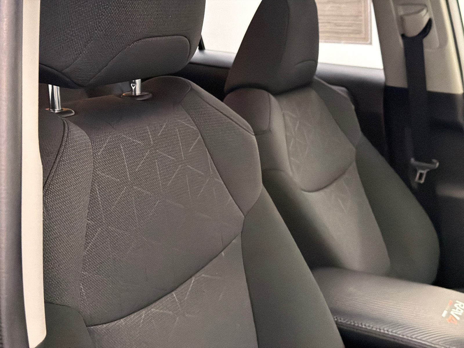 Used 2019 Toyota RAV4 XLE w/ All Weather Liner Package AWD/4WD image 10