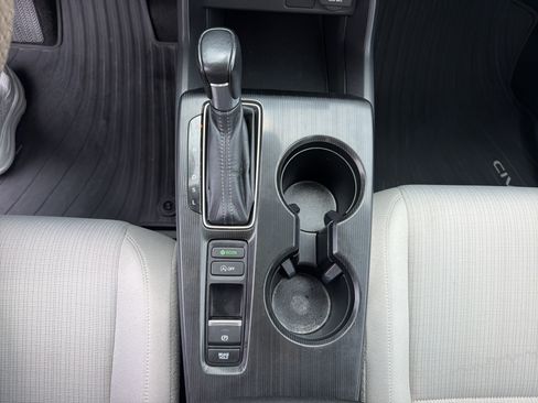 Certified 2022 Honda Civic EX image 31