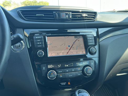 Used 2021 Nissan Rogue Sport SL w/ Premium Package image 31