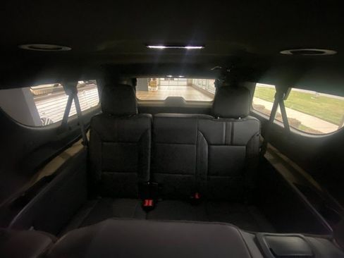 Used 2025 Chevrolet Suburban RST w/ Comfort Package image 18