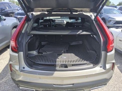 Used 2024 Cadillac XT4 Premium Luxury w/ Technology Package FWD image 4