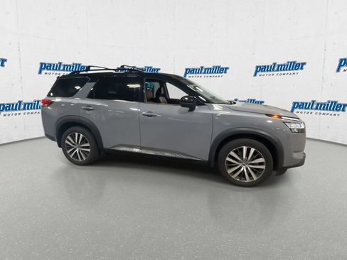 Used 2022 Nissan Pathfinder Platinum w/ Cargo Package AWD/4WD image 13