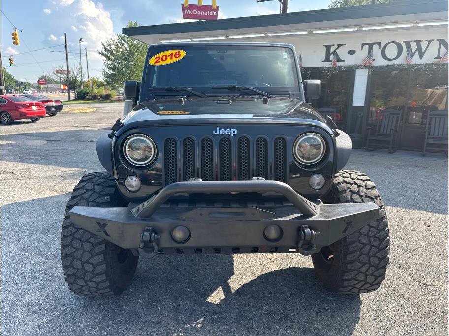 Used 2016 Jeep Wrangler Unlimited Sport w/ Connectivity Group AWD/4WD image 2