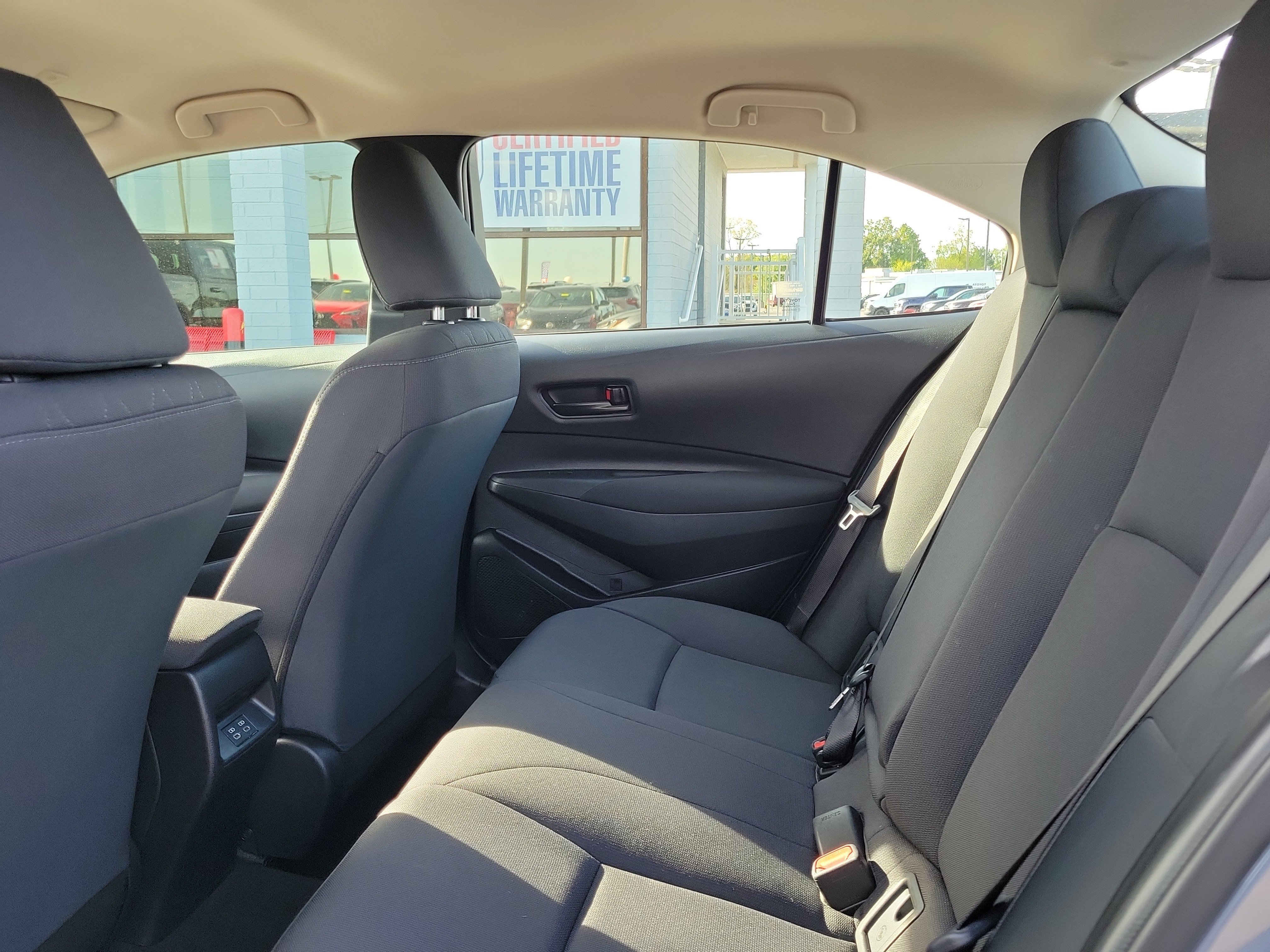 Used 2024 Toyota Corolla LE FWD image 11