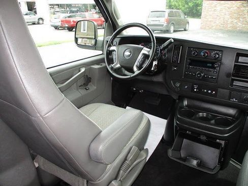 Used 2019 Chevrolet Express 3500 LS RWD image 14