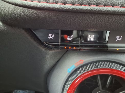 Used 2025 Chevrolet Blazer RS w/ Driver Confidence II Package image 7