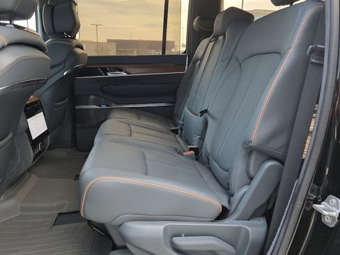 Used 2022 Jeep Grand Wagoneer Series II w/ Premium Group II image 21