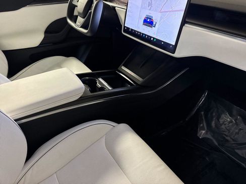 Used 2022 Tesla Model X Plaid image 15