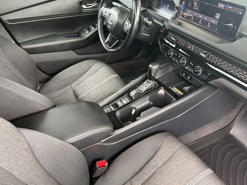 Used 2025 Honda Accord Sport image 17