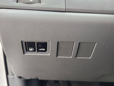 Used 2010 Toyota Avalon XL image 20