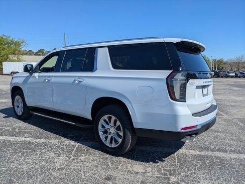 New 2026 Chevrolet Suburban Premier image 5