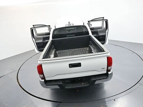 Used 2022 Toyota Tacoma SR5 image 41
