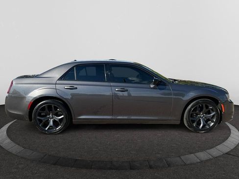 Used 2020 Chrysler 300 Touring w/ Sport Appearance Package RWD image 5