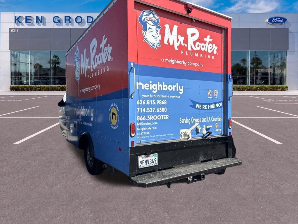 Used 2023 Chevrolet Express 3500 w/ Power Convenience Package RWD image 4