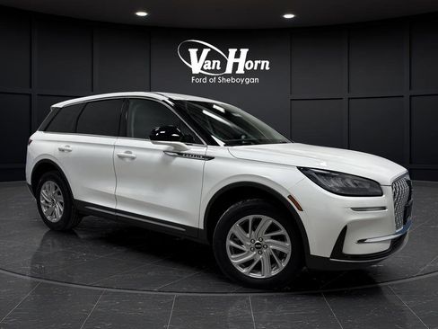 Used 2023 Lincoln Corsair AWD image 1