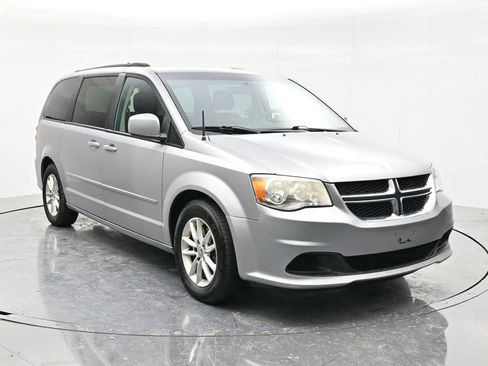 Used 2016 Dodge Grand Caravan SXT image 1