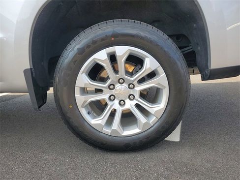 Used 2022 Chevrolet Silverado 1500 LTZ w/ LTZ Premium Package image 11