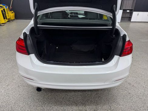 Used 2018 BMW 320i xDrive Sedan w/ Convenience Package image 15