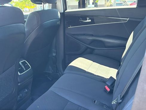 Used 2016 Kia Sorento AWD w/ LX Convenience Package image 28
