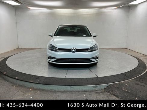 Used 2018 Volkswagen Golf SE image 8