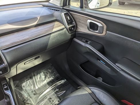 Certified 2023 Kia Sorento S image 18
