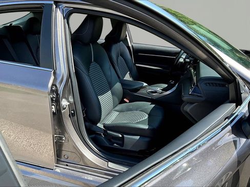 Used 2024 Toyota Camry SE FWD image 28