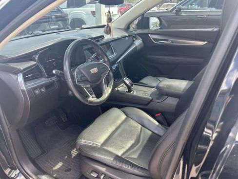 Used 2019 Cadillac XT5 Premium Luxury w/ Driver Assist Package image 10